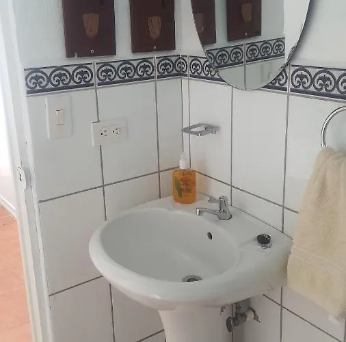 La Casita De Naomi *